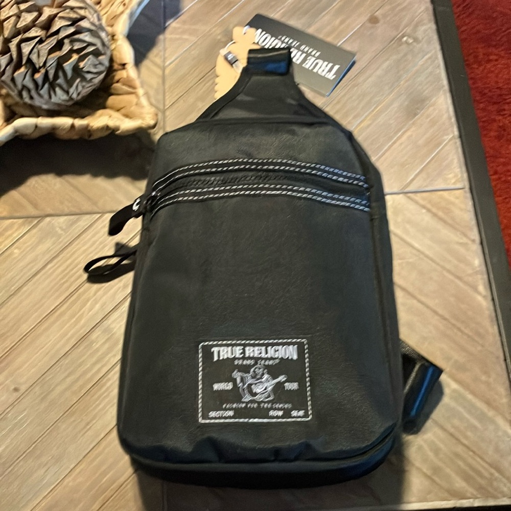 🌸True Religion Sling Bag